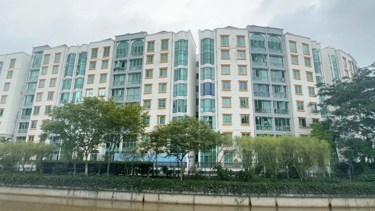 Singapore condo rental decrease